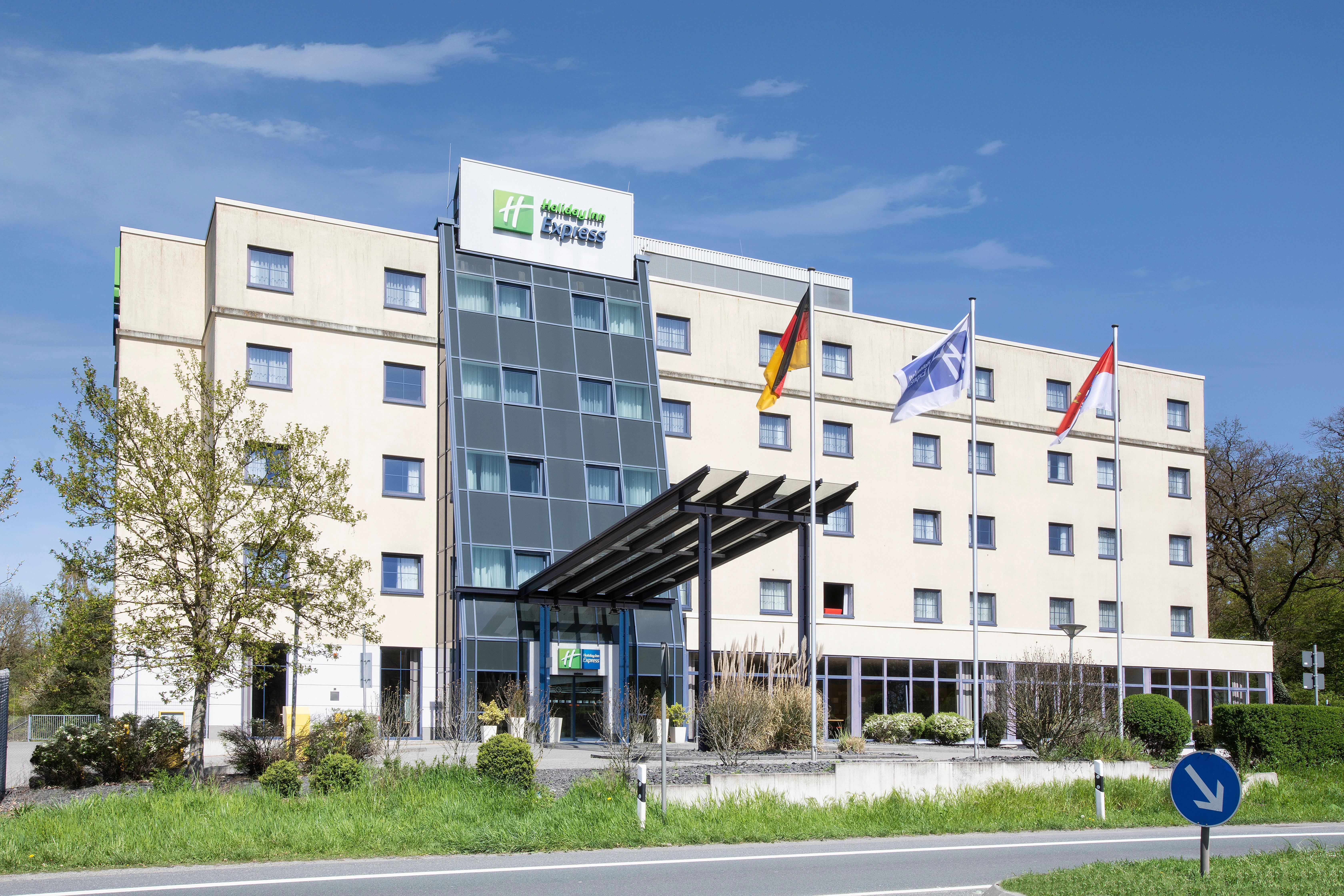 Holiday Inn Express Frankfurt Airport, An Ihg Hotel Moerfelden-Walldorf Exterior photo