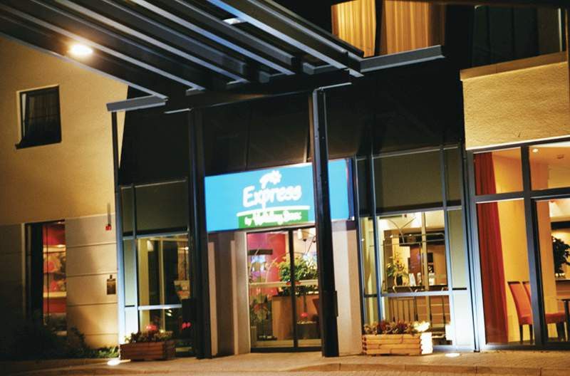 Holiday Inn Express Frankfurt Airport, An Ihg Hotel Moerfelden-Walldorf Exterior photo